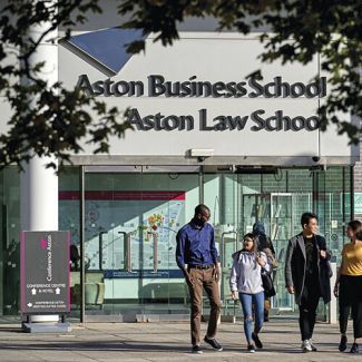 au-business-and-scm-hero-mob